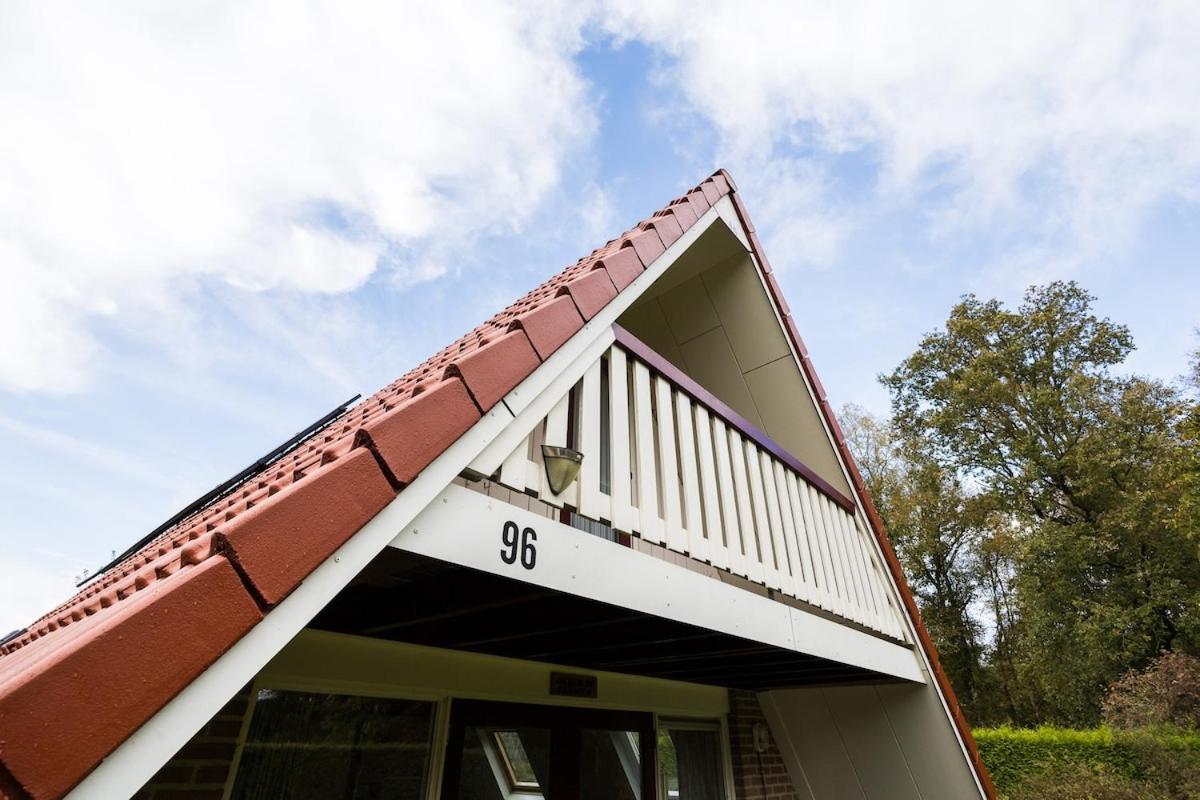 Kleine Zanglijster I Prachtig Huisje Nabij Bosrand Zwiggelte Exterior foto